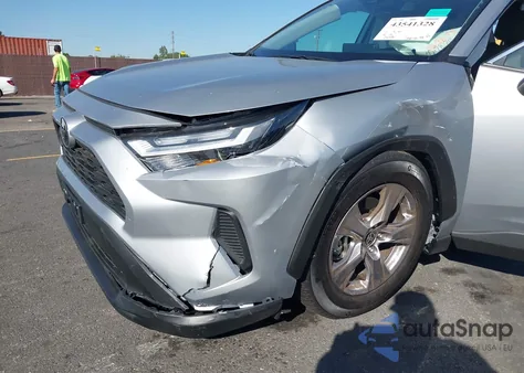 2025 Toyota Rav4 Xle z USA, uszkodzony, nr VIN 2T3W1RFV4SW401502